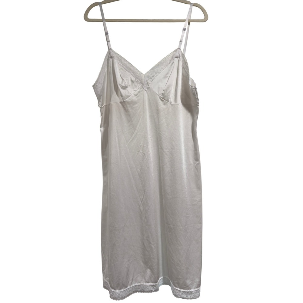 Vanity Fair White Lace Trim Full Slip Adjustable Straps Nylon Size 38 10103